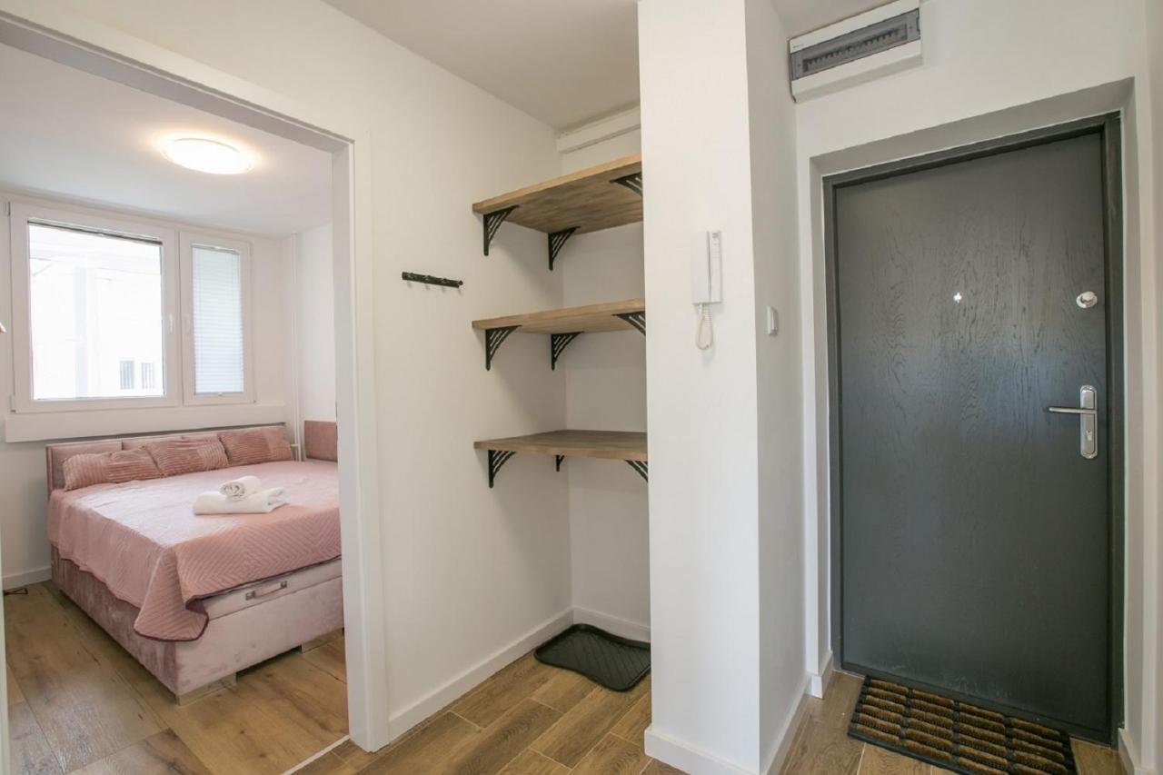 1 Apartment